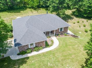 7821 N Deer Valley Ln, Columbia, MO 65202