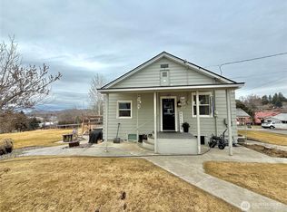 224 E Dewberry Ave, Omak, WA 98841