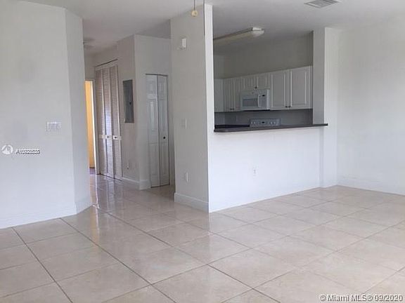 5th image of 3350 NE 14th Dr #201-21