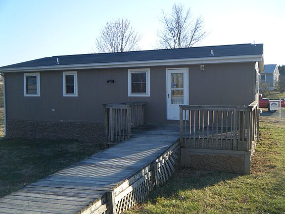5th image of 1684 Hahns Ln