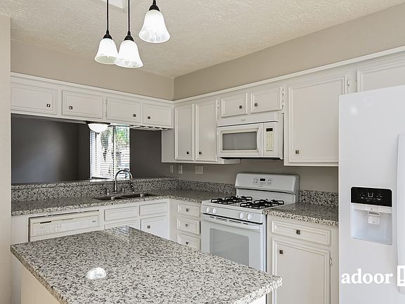3rd image of 11526 Henley Dr