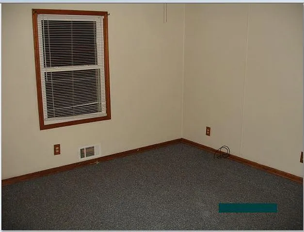 2919 NE Russell Rd — Photo 7