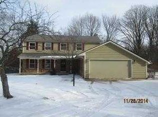 4N375 Babson Ln, St Charles, IL 60175