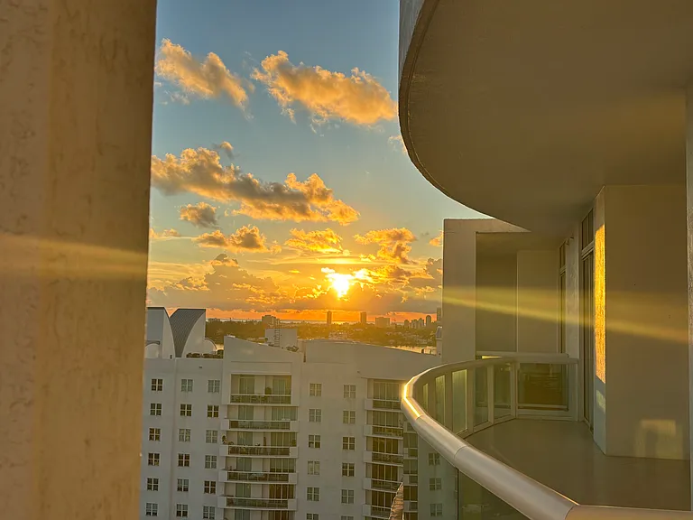 7900 Harbor Island Dr #Penthouse 14 — Photo 10