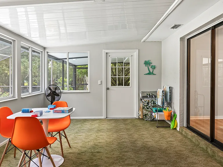 6 Courtney Ct — Photo 17