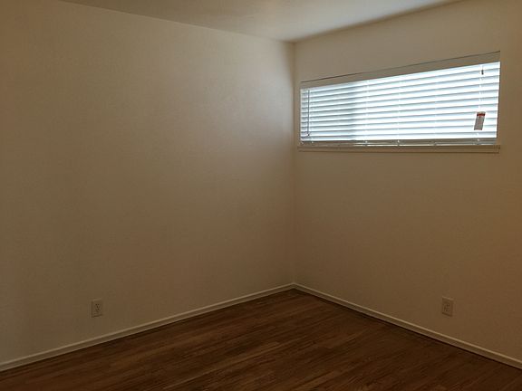 4th image of 2331 Linden St
