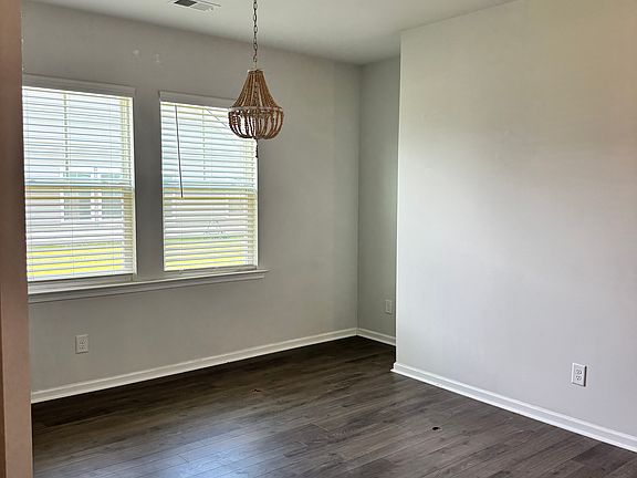 3rd image of 236 Narrowleaf Ave
