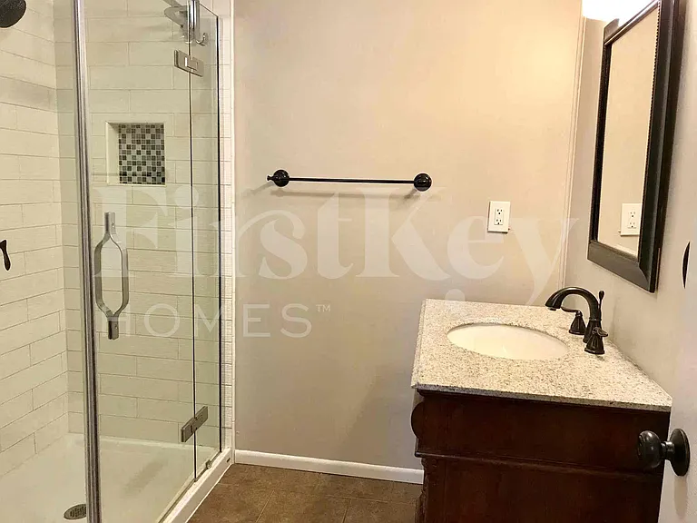 1037 Pegasus Cir — Photo 8
