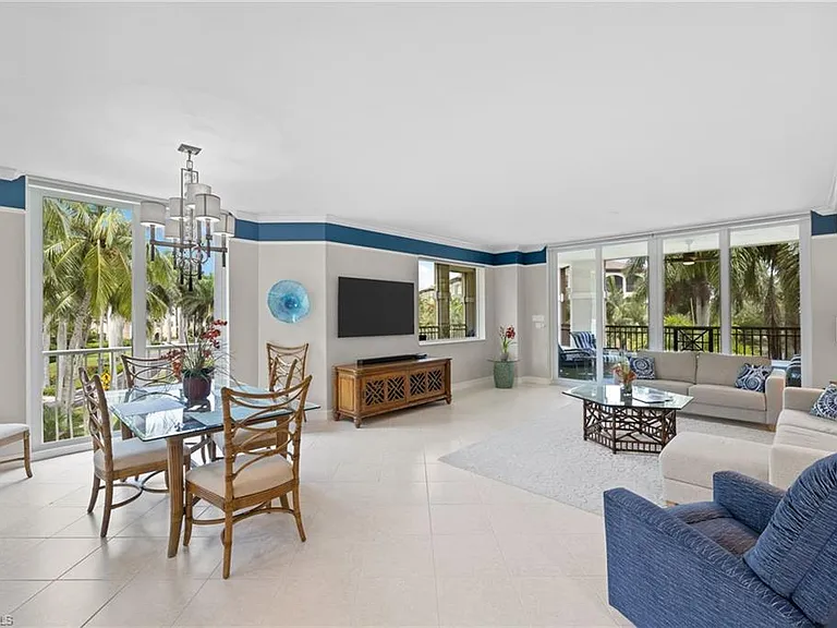 2748 Tiburon Blvd E #C-202 — Photo 2