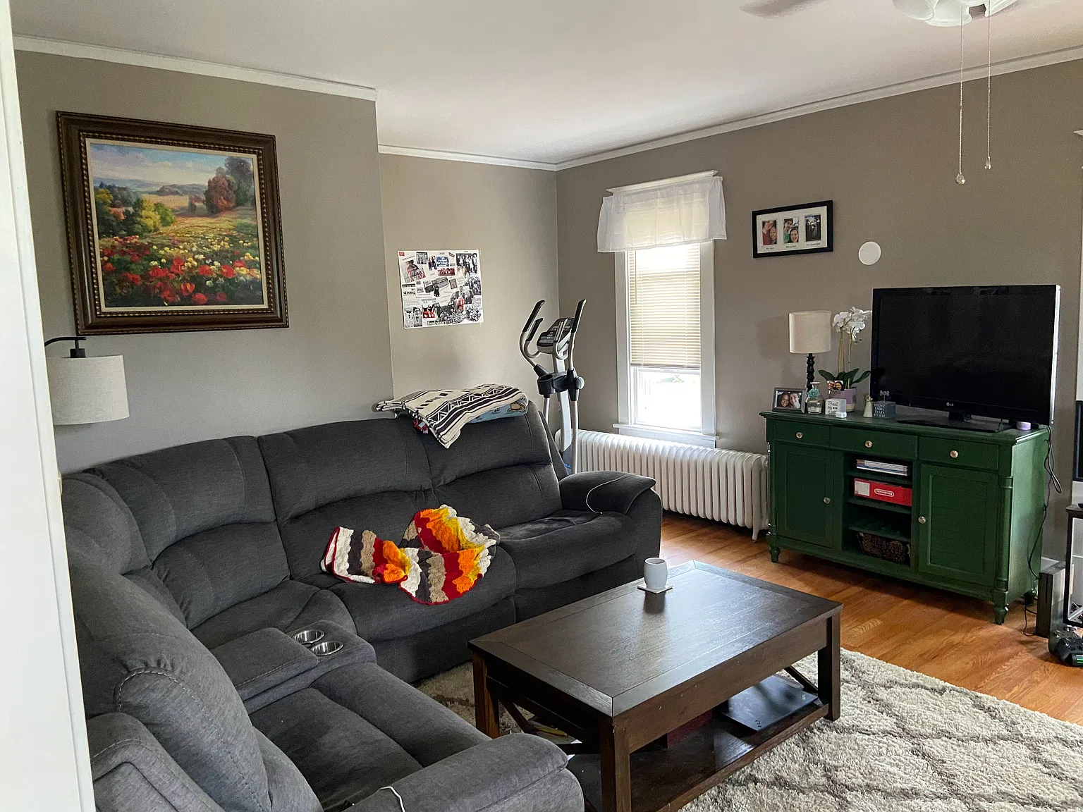 3 bed, 1300 sqft, $2,100 — Photo 3