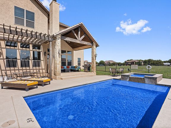3rd image of 313 Clearwater Dr