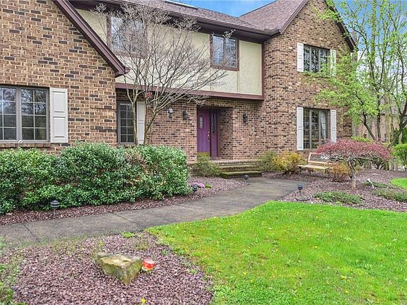 3rd image of 5501 Bay Hill Dr