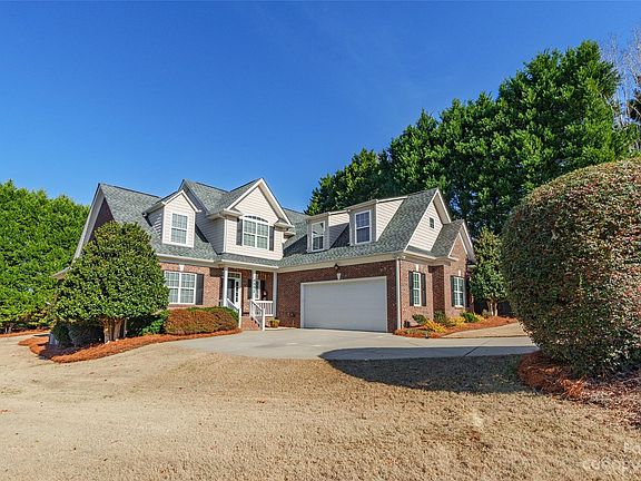 3rd image of 4552 Dublin Ct
