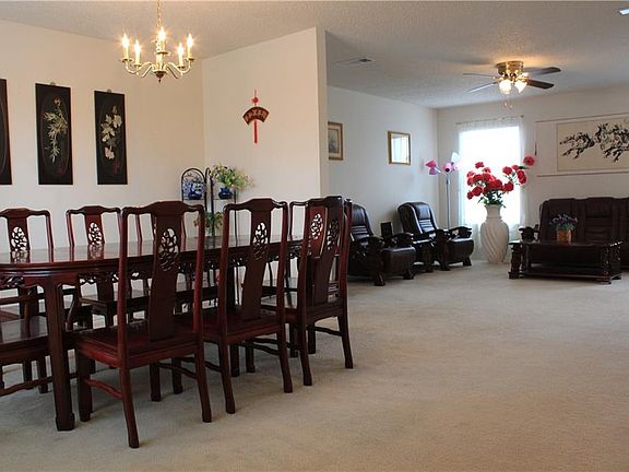 3rd image of 5337 Emmeryville Ln