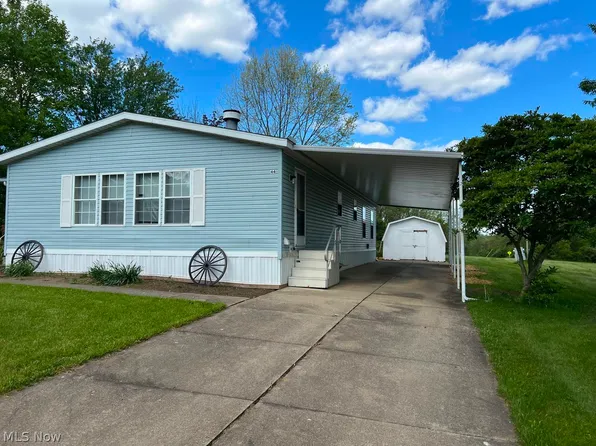 44 Thomas Blvd NW, Massillon, OH 44647