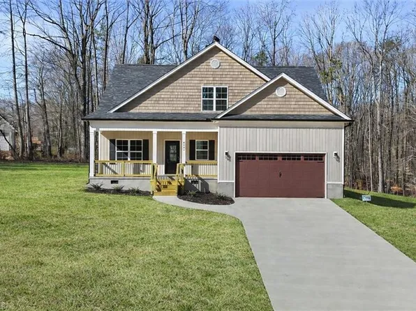 9131 Foxlair Dr, Kernersville, NC 27284