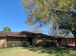 117 E Spreading Oak Dr, Houston, TX 77076