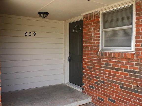 2nd image of 629 E Jones Pl