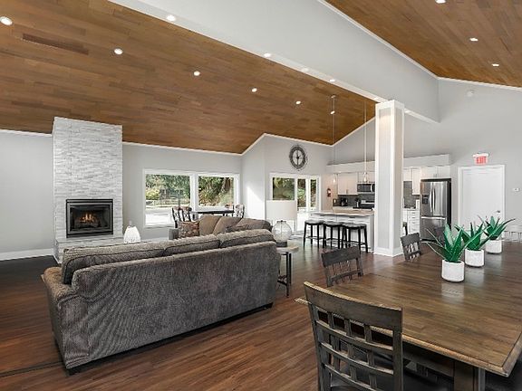 4th image of 1228 Bellefield Park Ln