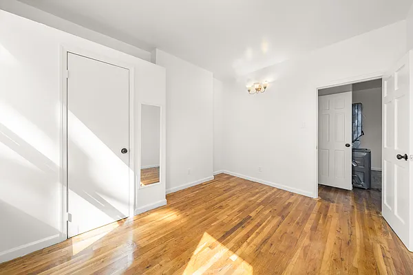 Bedroom, photo 2