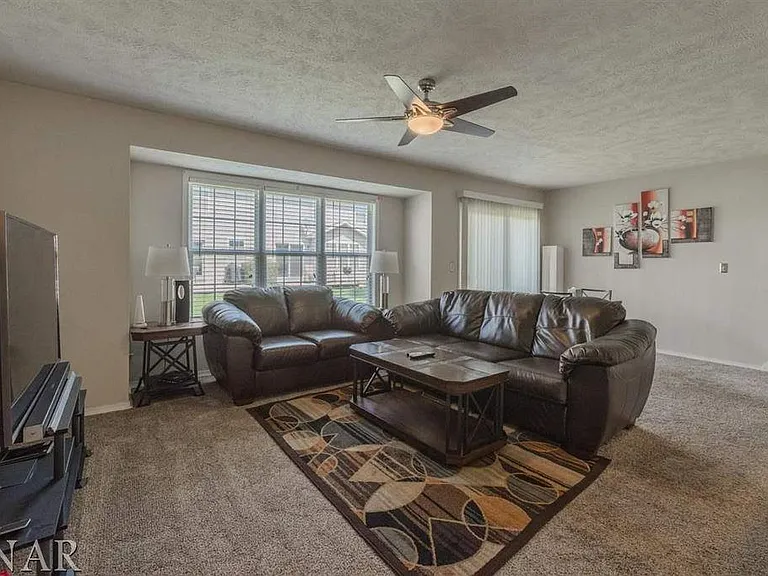 1222 Colonial Ave — Photo 21