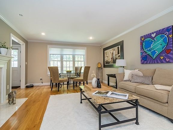 4th image of 63 Crescent Rd Unit 63