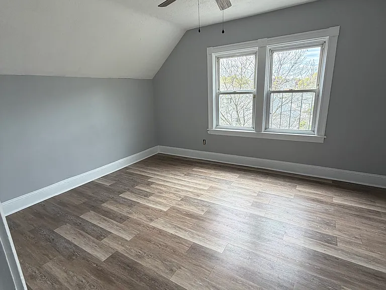 50 Franklin Ave #3 — Photo 15