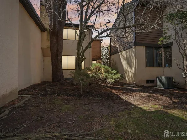 627 Sayre Dr, Princeton, NJ 08540