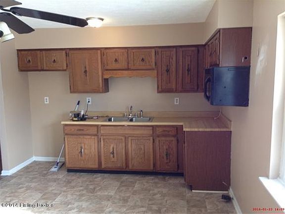 3rd image of 10210 Poco Pl