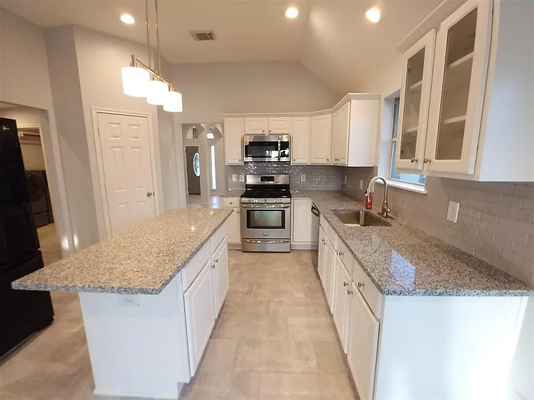 8911 Starlamp Ln — Photo 9