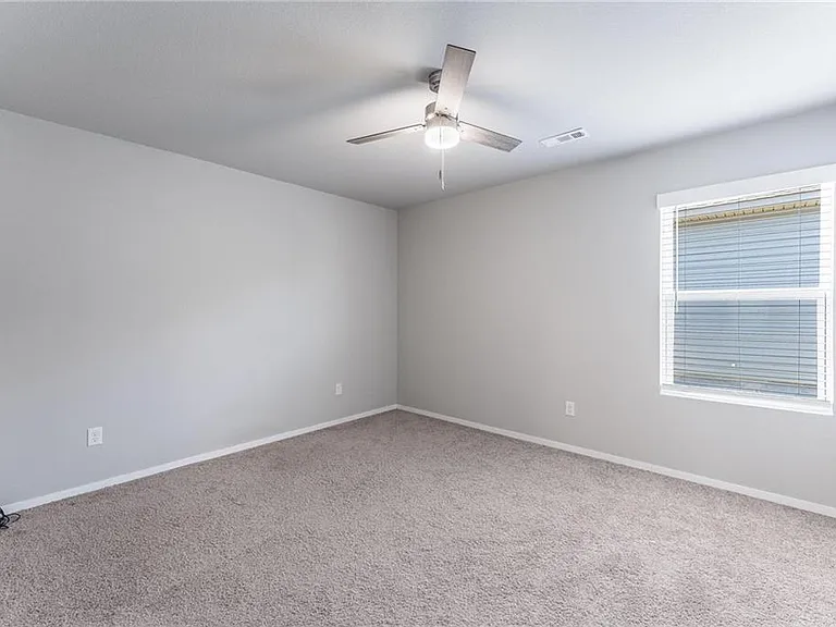 980 E Starling St — Photo 10