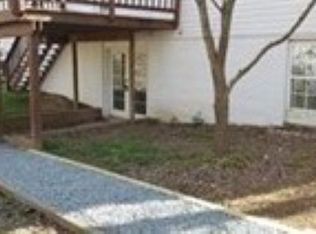 9708 Gunston Hall Rd #B, Fredericksburg, VA 22408