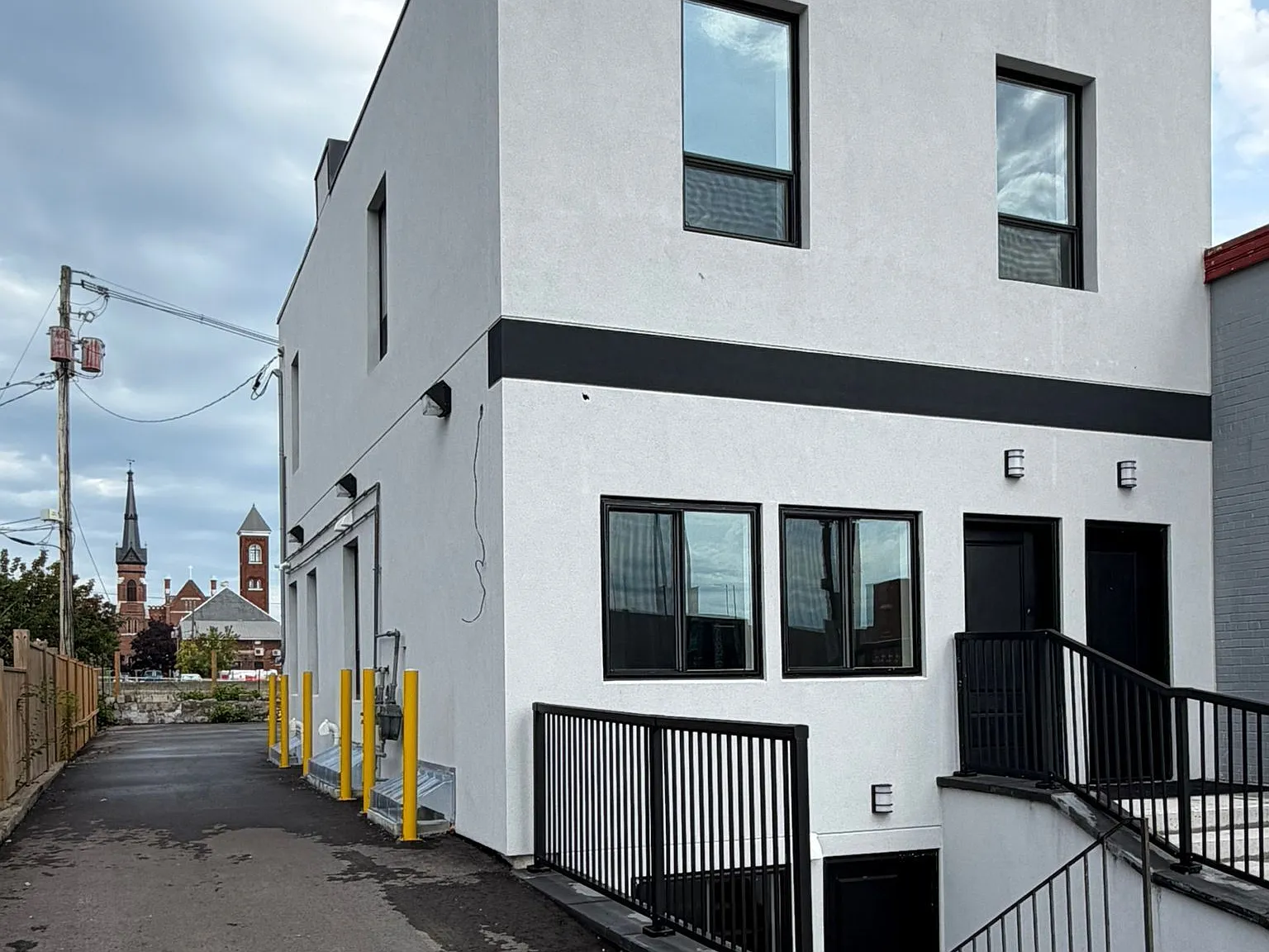 2 bed, $1,900 — Photo 2