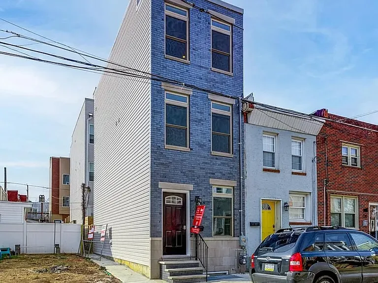 2222 E Albert St — Photo 1