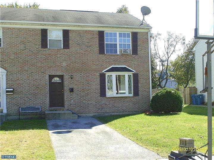 2nd image of 232 Clyde St