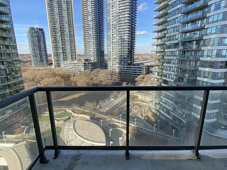 2240 Lake Shore Blvd W #1105 — Photo 10