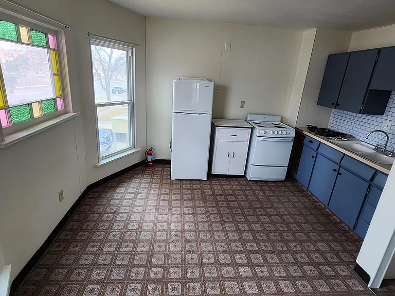 403 Meeker St — Photo 6