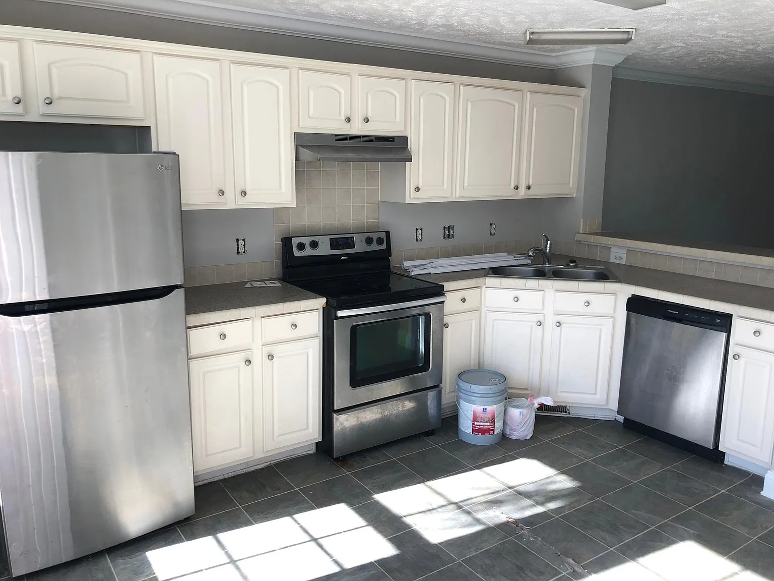 2 bed, 2.5 bath, 1044 sqft, $1,750 — Photo 4