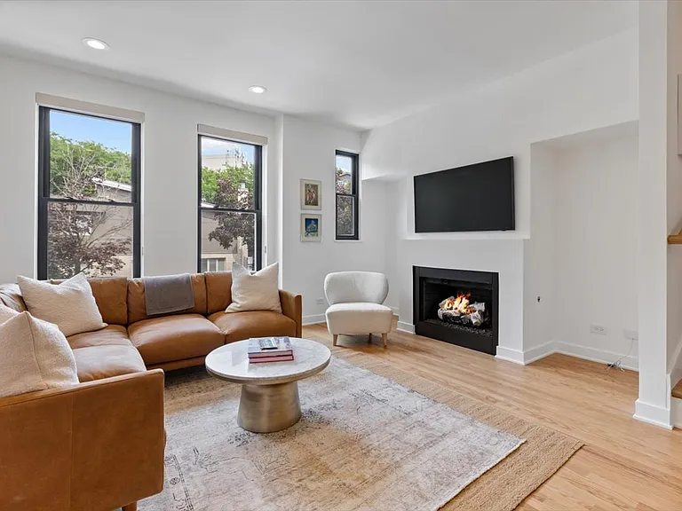 1640 N Bissell St — Photo 4