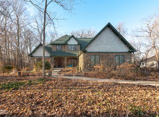 75 Long Grove Rd, Yorkville, IL 60560