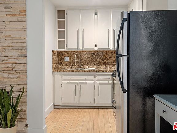 5th image of 11959 Dorothy St #2B