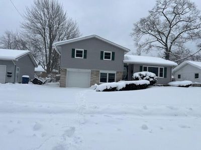 1515 Colonial Rd, Muskegon, MI, 49441