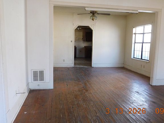4th image of 912 W THEO AVE