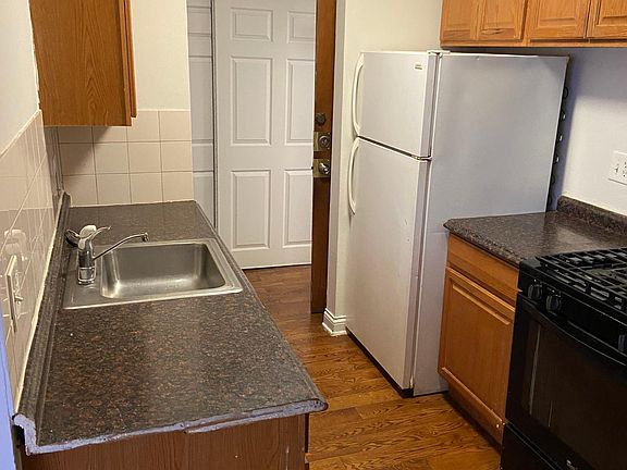 4th image of 1626 W Estes Ave 2e #2E