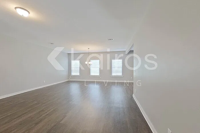 3 bed, 2.0 bath, 1801 sqft, $1,895 — Photo 3