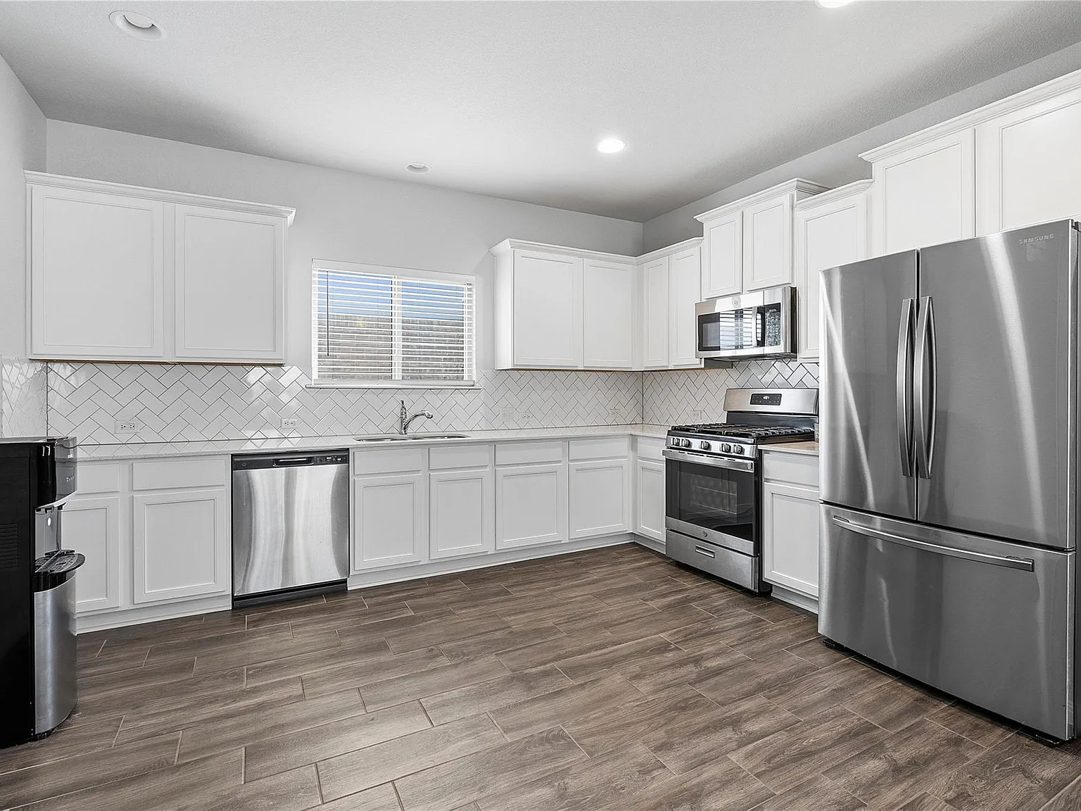 3 bed, 2.0 bath, 1456 sqft, $2,150 — Photo 4