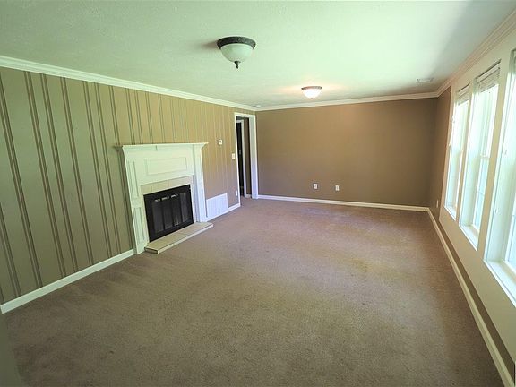 4th image of 4030 Minnich Ave