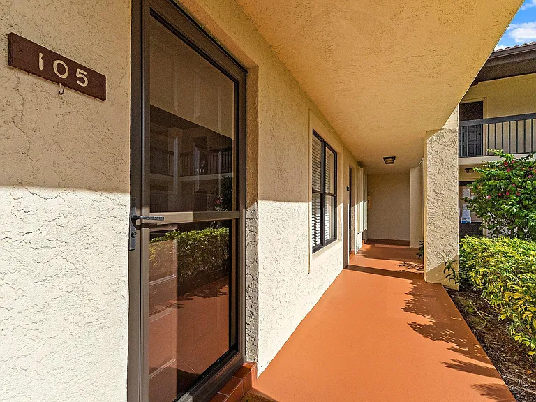 671 SW South River Dr #105 — Photo 3