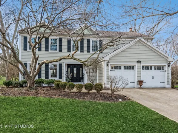 1113 Briergate Dr, Naperville, IL 60563