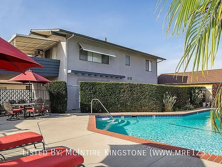 5626-5630 Sultana Ave — Photo 1